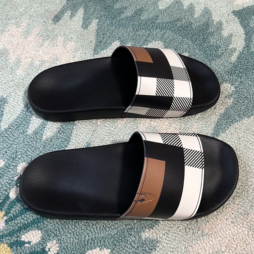 BurberryFurley Check Pool Slides - Picture 8 of 10